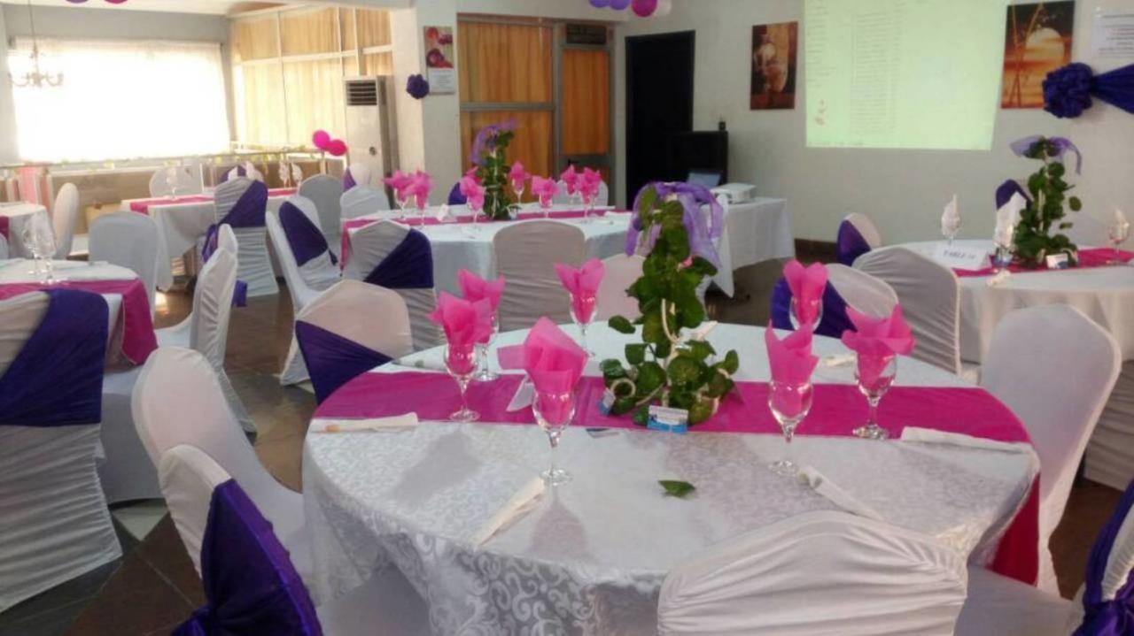 Riviera Hotel Benin Cotonou Esterno foto
