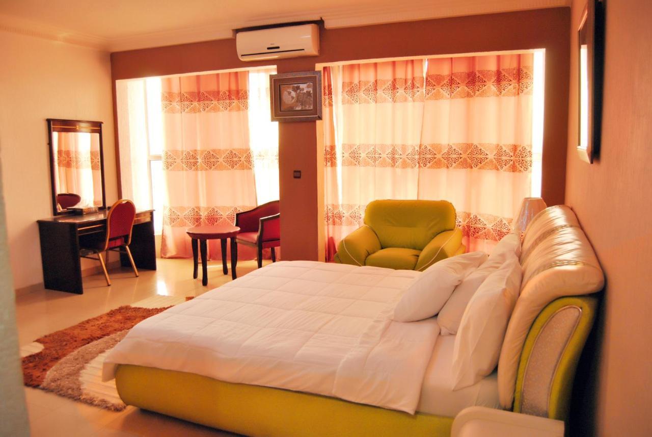 Riviera Hotel Benin Cotonou Esterno foto