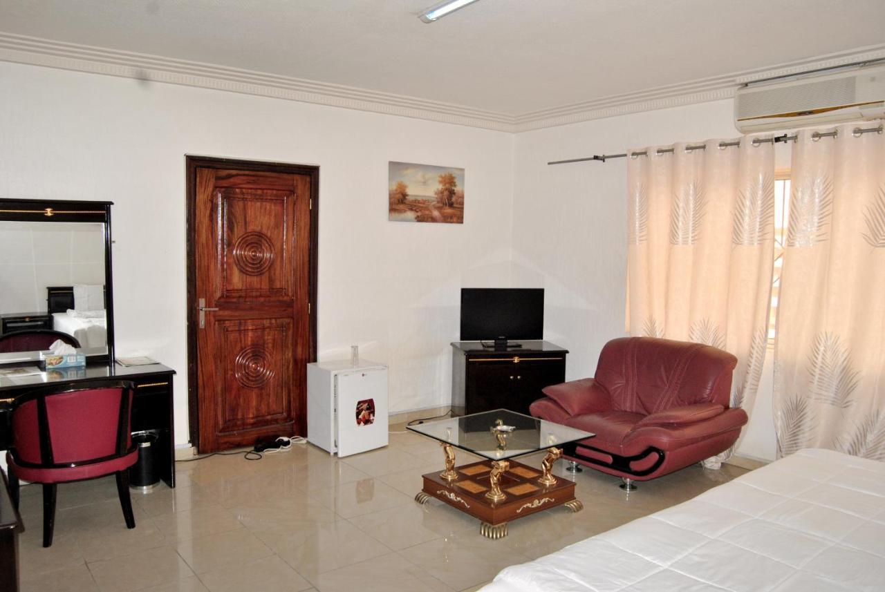 Riviera Hotel Benin Cotonou Esterno foto